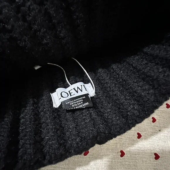 Loewe Grey Logo Winter Hat - Picture 5 of 6